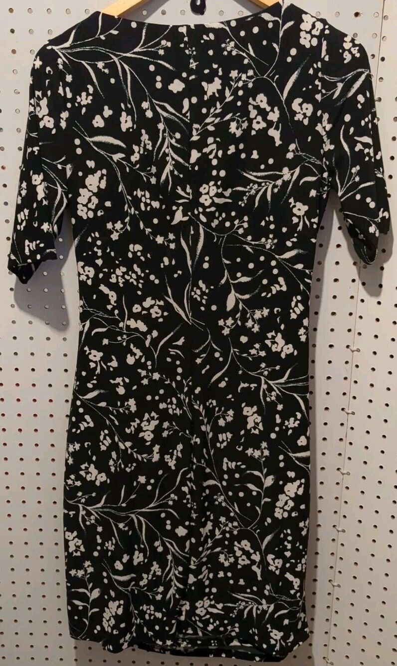 Anne Klein Size 4 Women's Black White Floral Wrap Career Dress